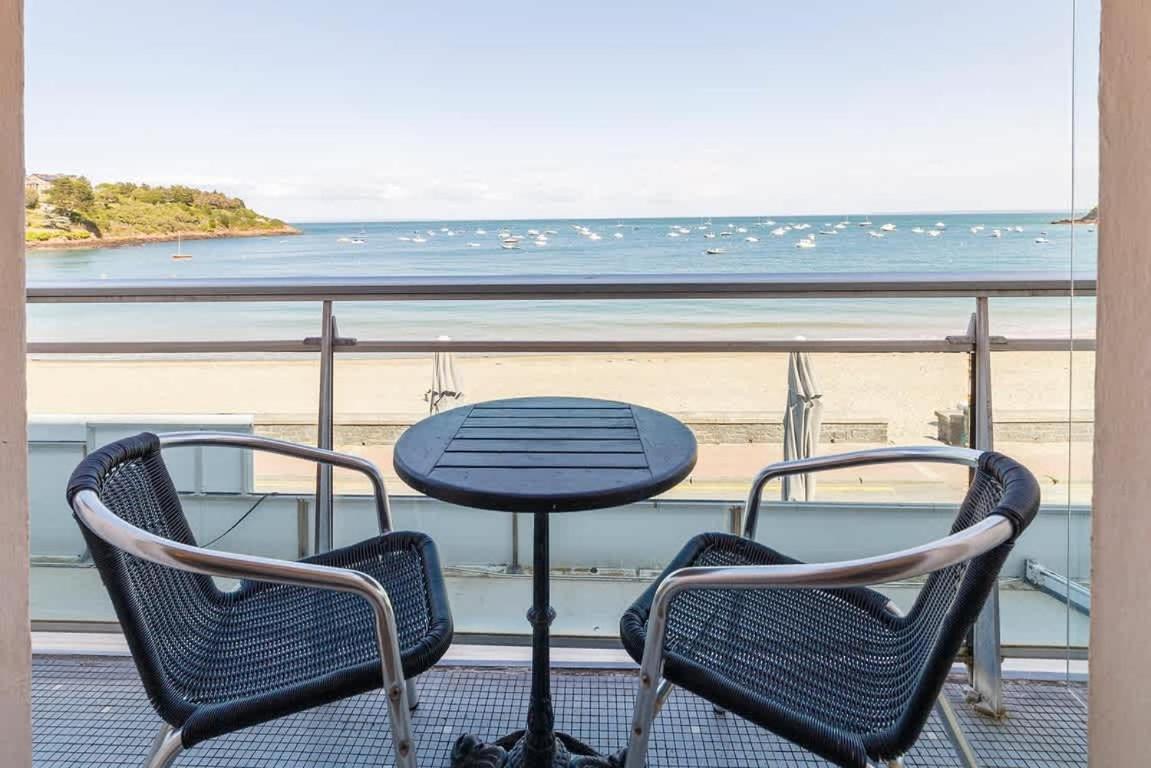 Les Pieds Dans L'Eau - Appartment 2 - Vue Mer 康卡勒 外观 照片