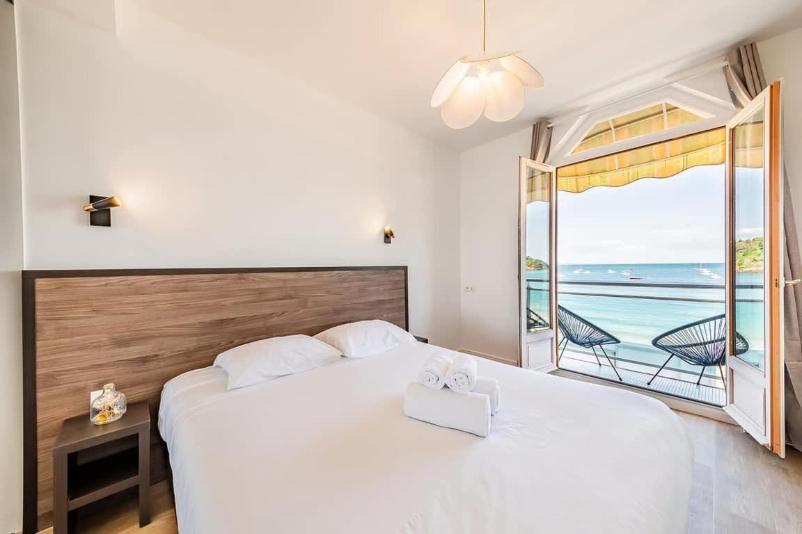 Les Pieds Dans L'Eau - Appartment 2 - Vue Mer 康卡勒 外观 照片
