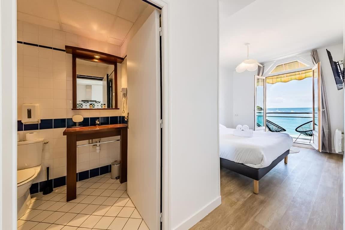 Les Pieds Dans L'Eau - Appartment 2 - Vue Mer 康卡勒 外观 照片